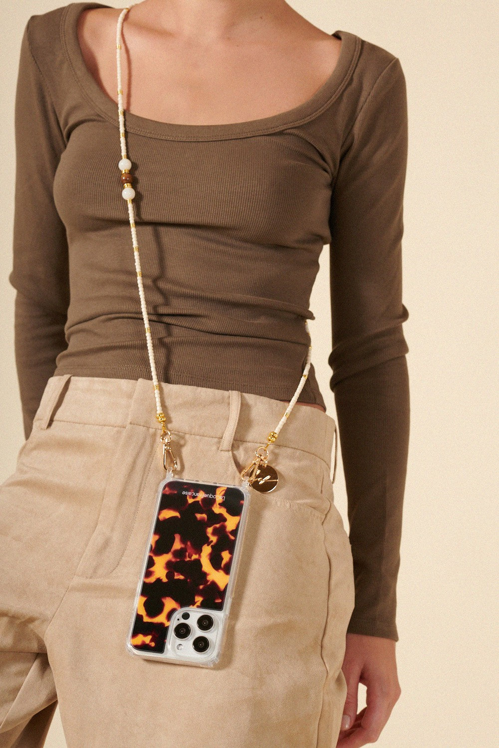 Long Iris chain with beige pearls 120 cm