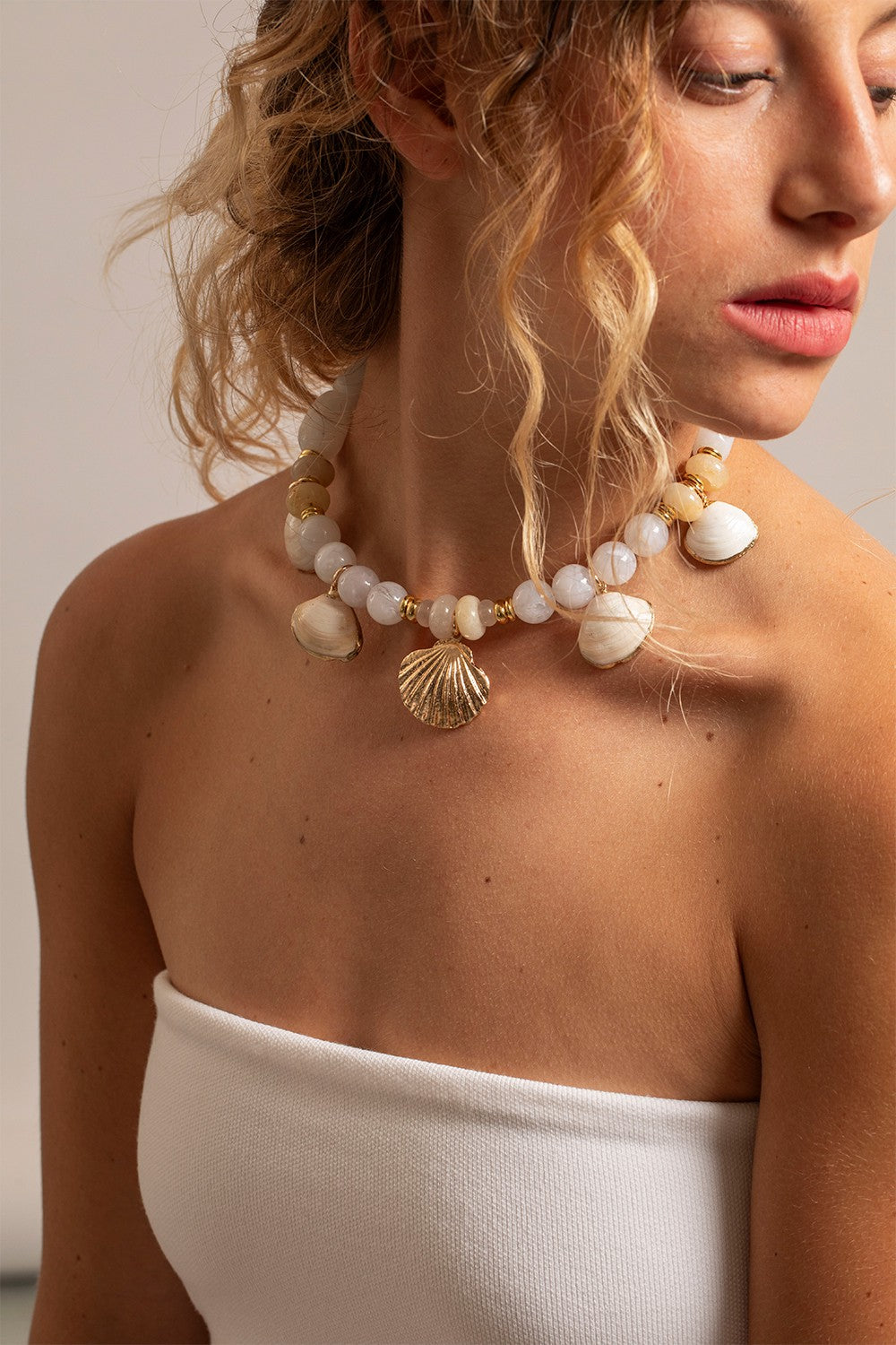 Chaine Courte Phoebe Beige 40 cm