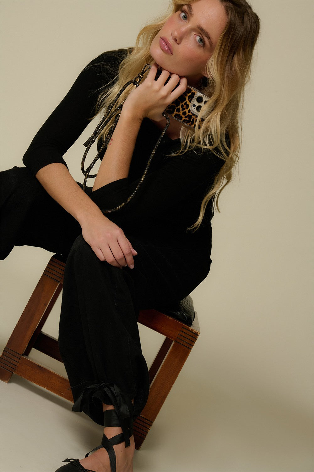 Cordon Mariah noir a strass imprime leopard