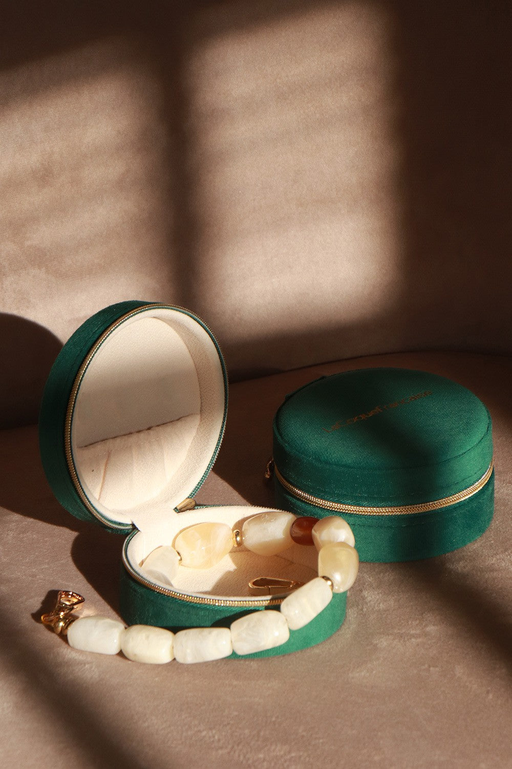 Chaine Courte Dolly Blanc 40 cm