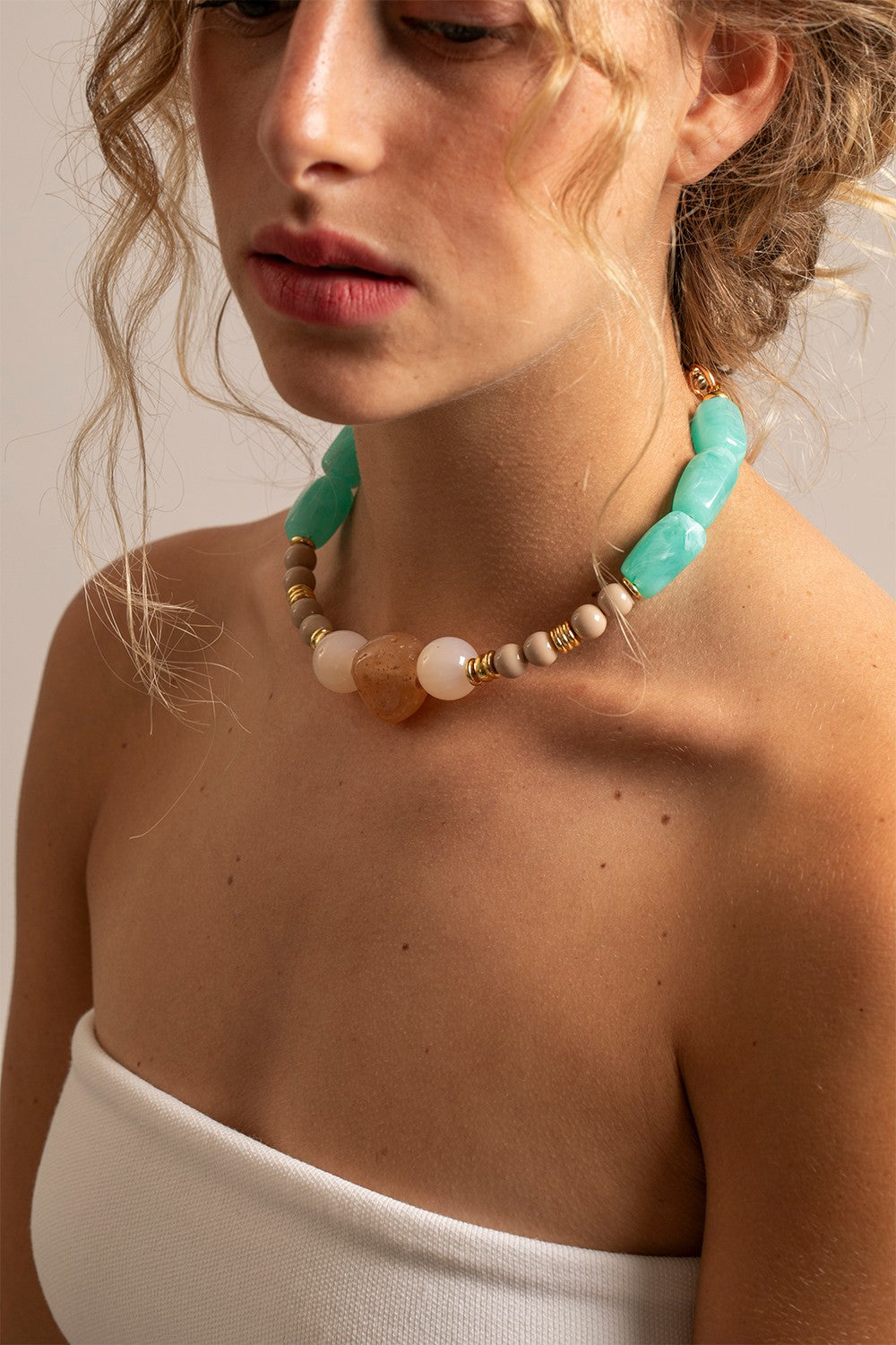 Chaine Courte Daya Bleu 40 cm