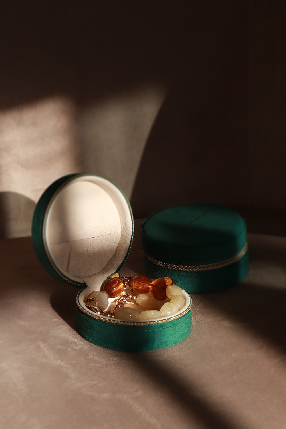 Chaine Courte Dolly Beige 40 cm