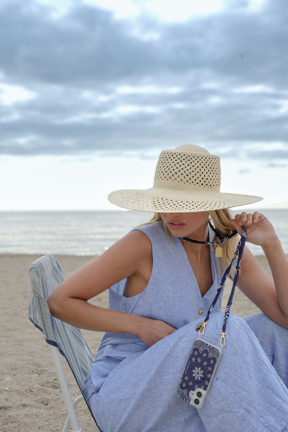 Chaine Longue Laia Bleu 120 cm