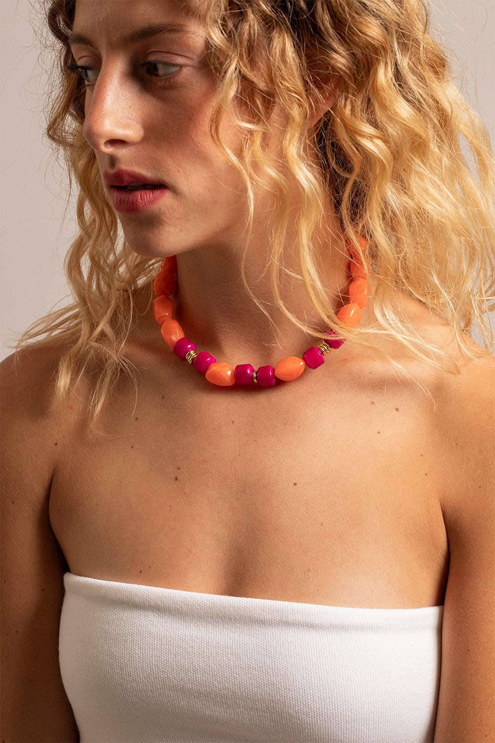 Zelia Orange Short Chain 40 cm