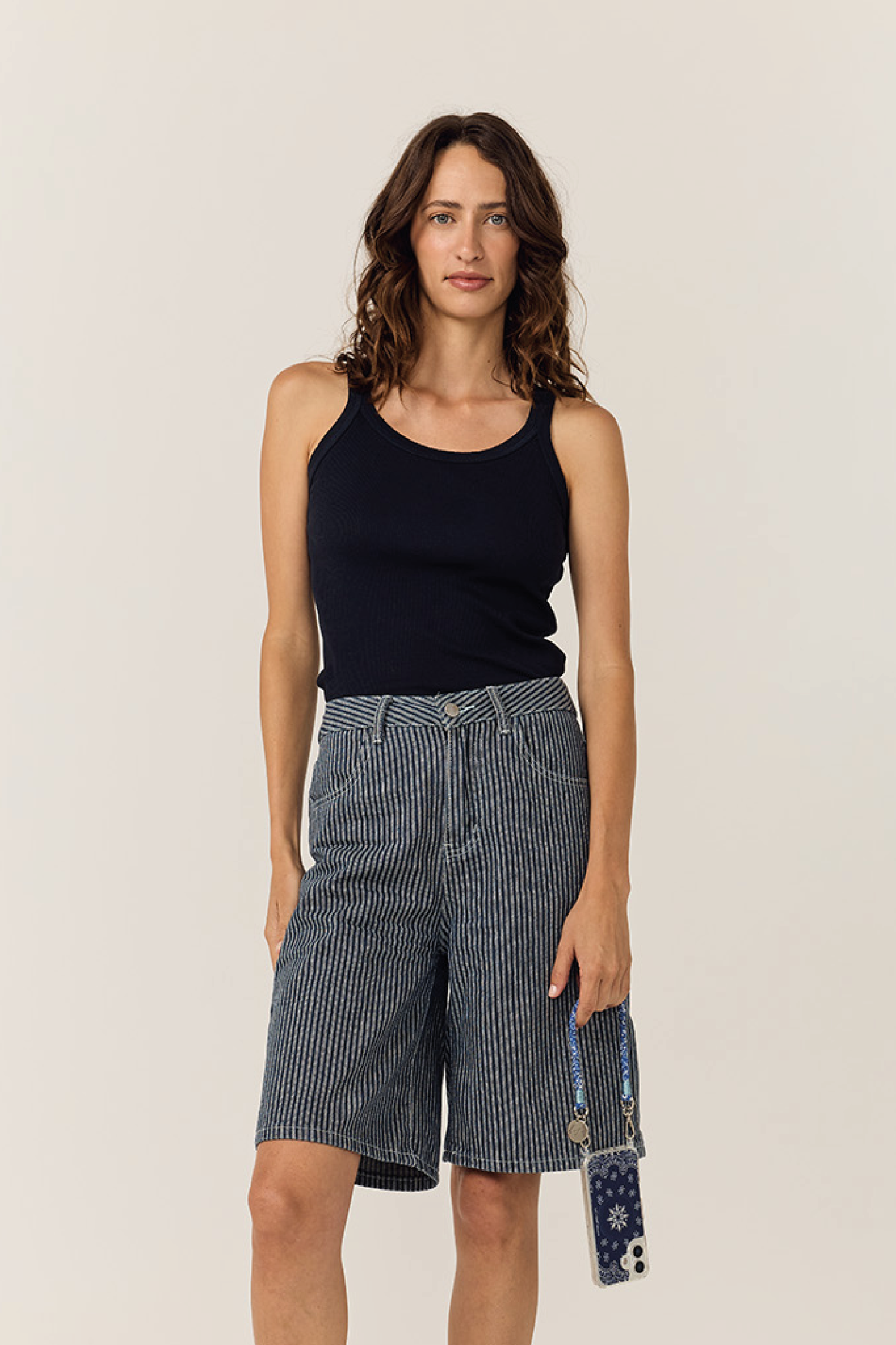Della Blue Short Chain 40 cm